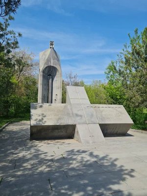 아프간 참전용사 기념비(빠먀뜨니크 보이남-아프간쨤)